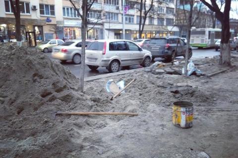 «Грязь и ужас на Большой Садовой»: как не надо тратить 150 млн рублей 