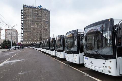 В Ростов привезли новые низкопольные автобусы 