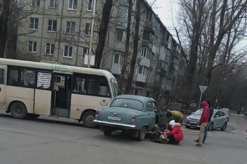 В Ростове столкнулись «Победа» и маршрутка