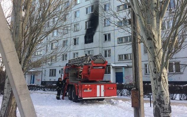 При пожаре в ростовской пятиэтажке погиб мужчина