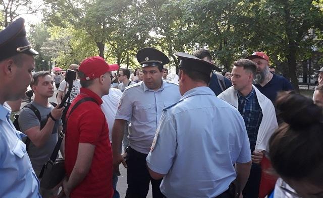 Новости | Белая Калитва: Информационно - развлекательный портал - Страница #222 photo В Ростове за выкрик «Россия без Путина» задержали координатора штаба Навального