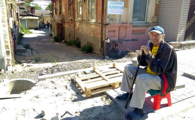 В Ростове жителей Станиславского замуровали в собственных домах, облагораживая улицу к ЧМ-2018