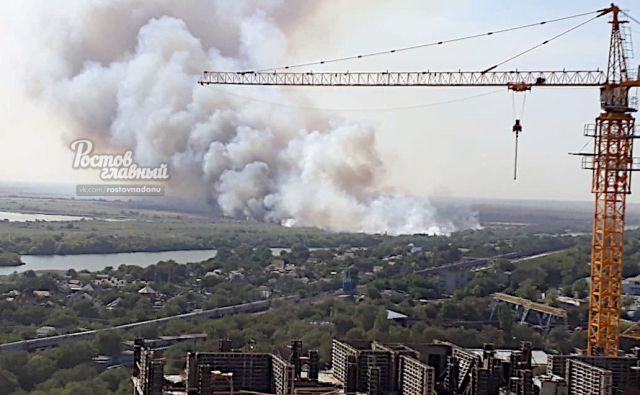 Новости области | Белая Калитва: Информационно - развлекательный портал - Страница #112 photo В Ростове тушат два крупных пожара общей площадью 3000 квадратных метров