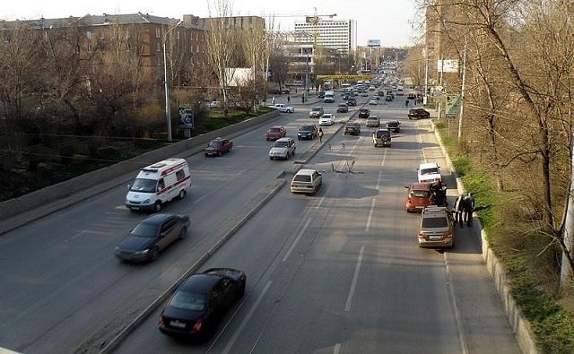 В Ростове на Нагибина отменили выделенную полосу для общественного транспорта