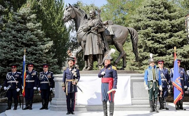 В Ростовской области чаще всего ставят памятники казакам, оленям и Платову 