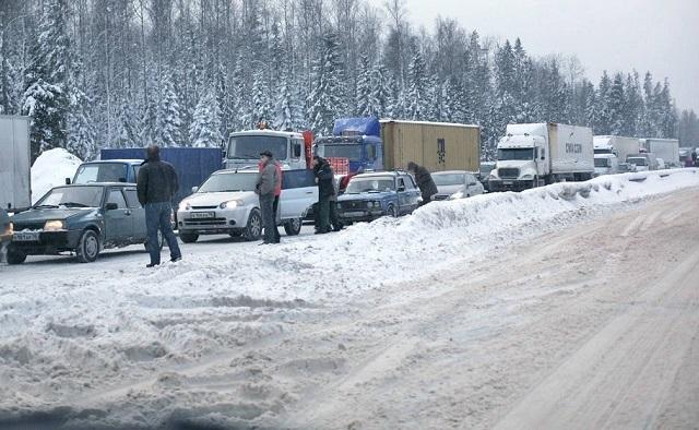 В Ростовской области непогода парализовала движение по М4 «Дон»