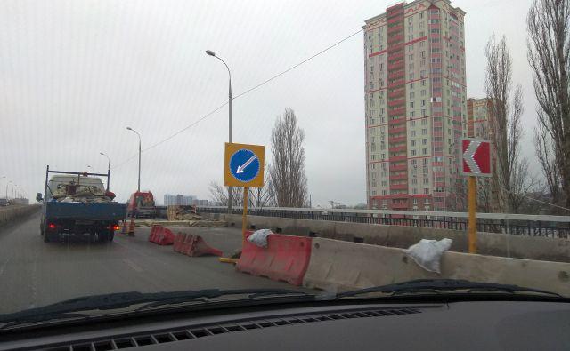 В Ростове из-за ремонта на Текучёвском мосту пробка растянулась на весь Западный