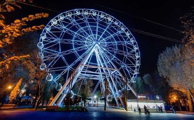 Суд арестовал треть ростовского колеса обозрения в парке Революции
