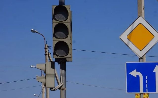 В Ростове из-за аварии отключили несколько светофоров в центре и на Северном