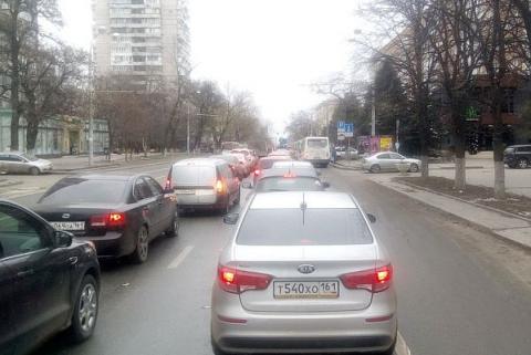 Центр Ростова встал в пробки из-за неработающих светофоров