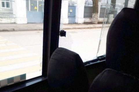 В окне автобуса поплыл. Вид из окна автобуса. Окно автобуса. Окно маршрутки. Вид из окна маршрутки.