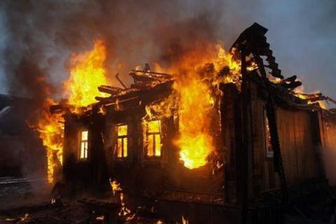 В Ростовской области при пожаре погибли женщина и двое детей