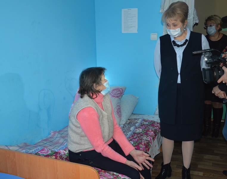 Глава Администрации района Ольга Мельникова посетила социальный центр «Матронин дом» в поселке Шолоховском