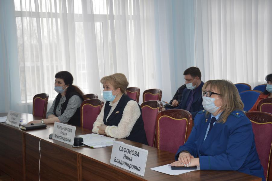 В Белокалитвинском районе более 2000 человек ждут очереди на вакцинацию от COVID-19