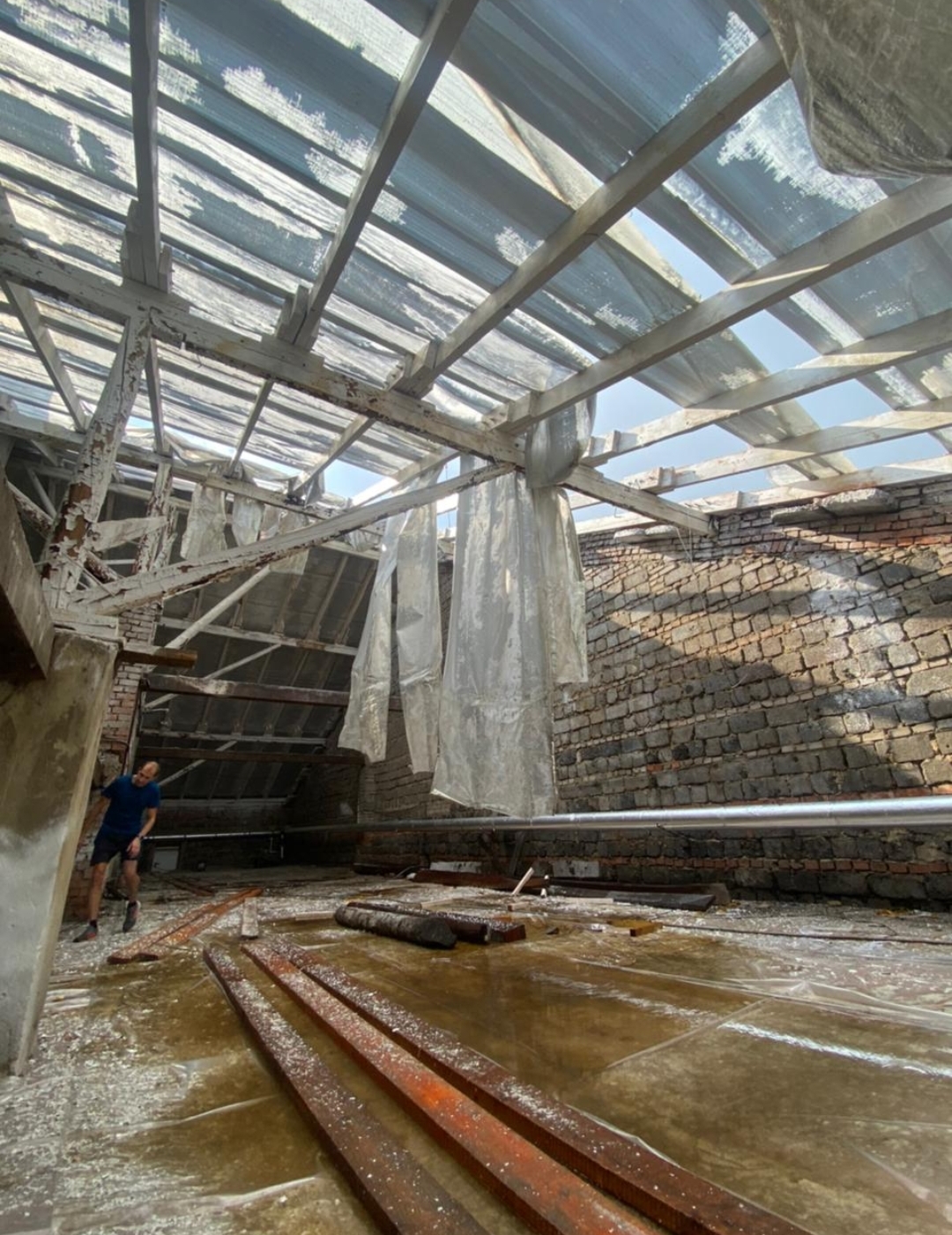 Ураганный ветер сорвал крышу Шолоховского дома культуры